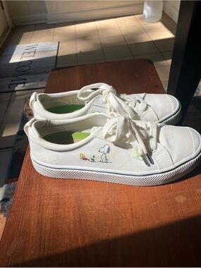 Cariuma x Peanuts Canvas Sneakers | Snoopy & Woodstock | Size 8.5 | White